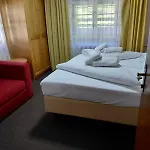 Gaestehaus Dorfschmiede 아파트호텔 3*