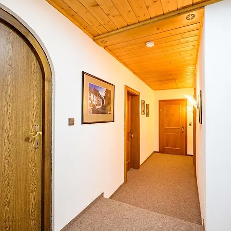 Gaestehaus Dorfschmiede شقة فندقية *