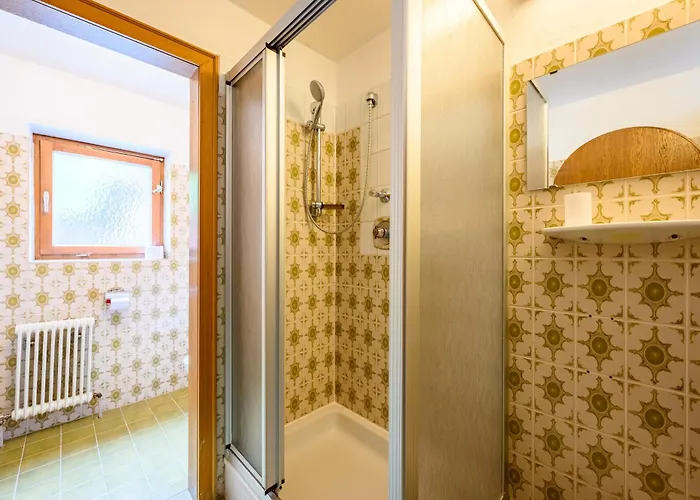 Gaestehaus Dorfschmiede トゥクス