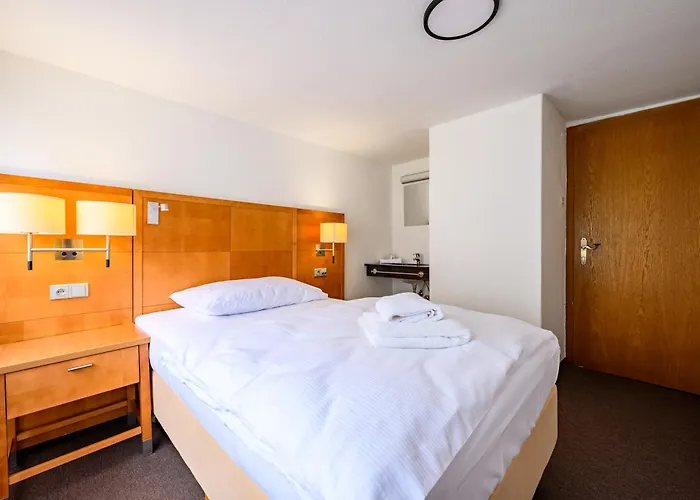 Aparthotel Gaestehaus Dorfschmiede Tux