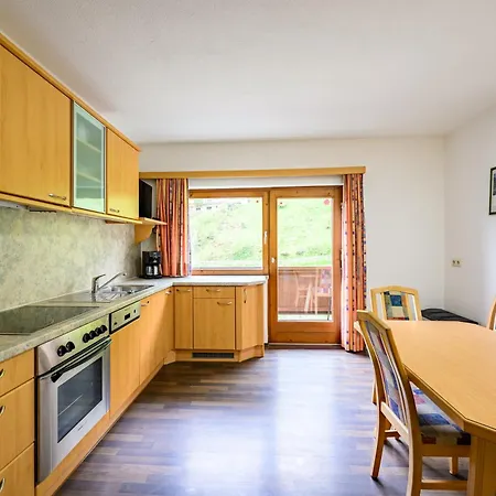 Hotel apartamentowy Gaestehaus Dorfschmiede Tux