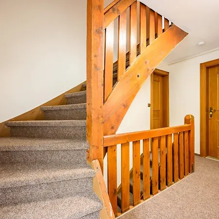 Hotel apartamentowy Gaestehaus Dorfschmiede Tux