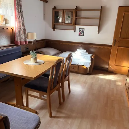 Gaestehaus Dorfschmiede Hotel apartamentowy *